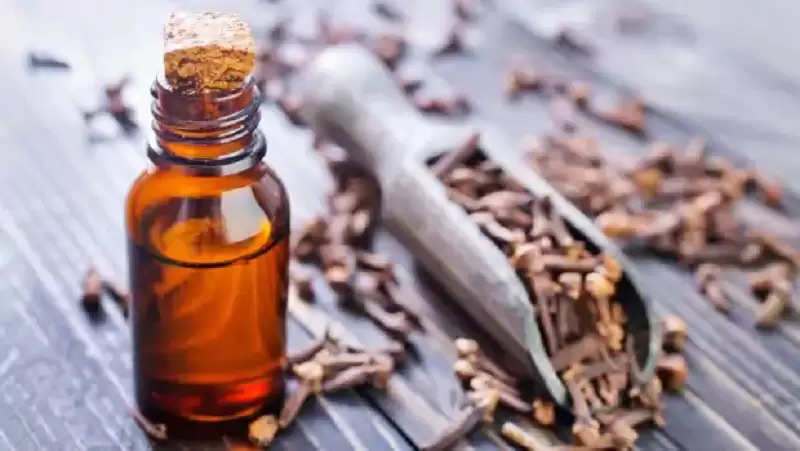 Clove oil for Acne Treatment: Use clove oil in 3 ways to get rid of acne