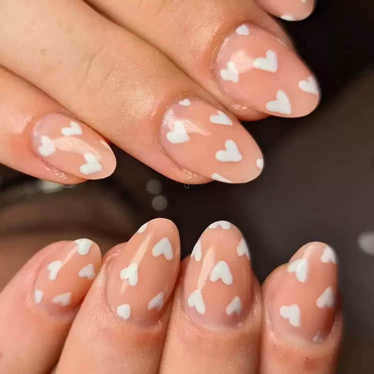 FASHION TIPS: Decorate your nails in the wedding season with these trendy nail arts!