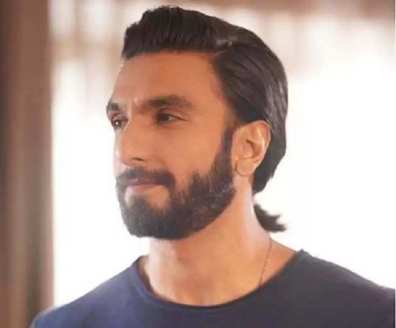 Growing beard, ponytail in long hair... Fans were fascinated by Ranveer Singh's new look, said- 'Baba you are looking very handsome today...'
