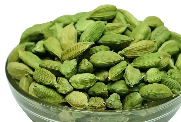 Health: Cardamom is very beneficial for health, these problems are removed