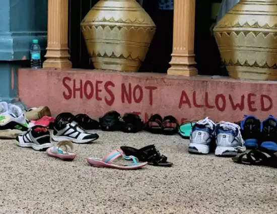 It is very beneficial to get your shoes and slippers stolen! Click here to  know more | NewsCrab