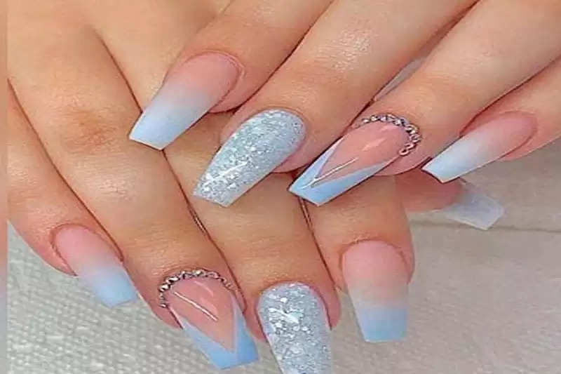 Nail Extension Tips: If you are going to get nail extension done for the  first time then keep these tips in mind...