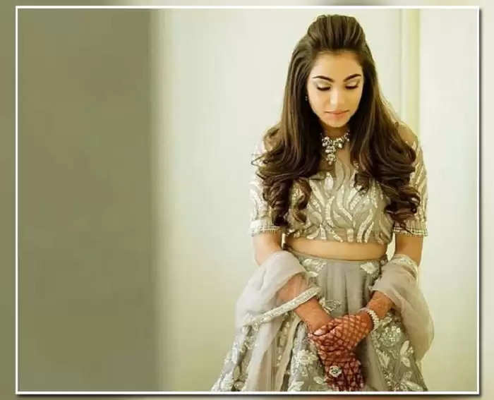 Hairstyling Tips:-Try these 10 different hairstyles to get a stylish look  on the lehenga