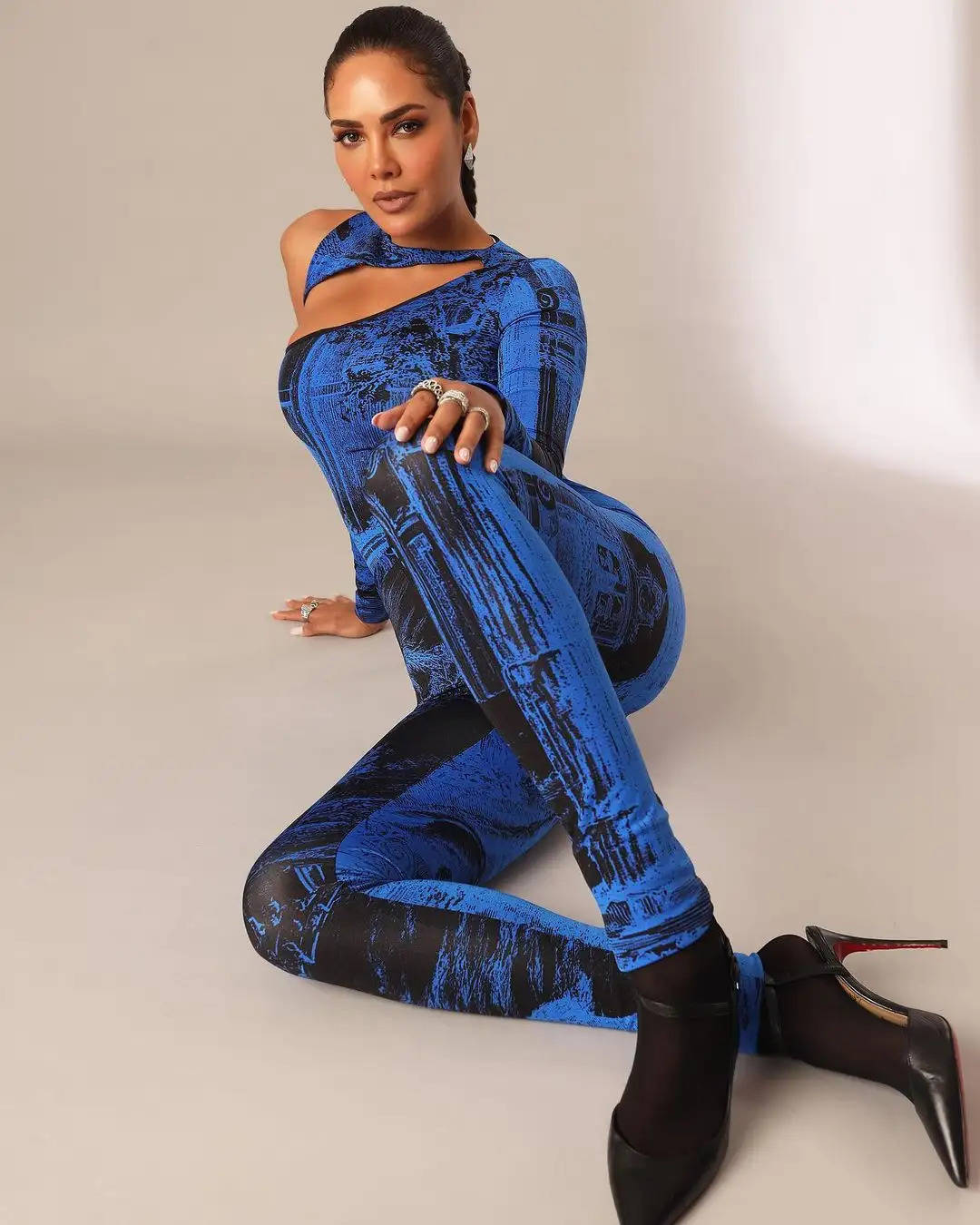 Photos: Esha Gupta Looks Radiant In Blue Off-shoulder Dress, See Her Hot Looks