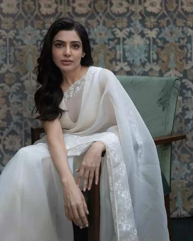 Photos: Samantha Ruth Prabhu Is A Sight To Behold In Simple White Saree, Check Out Diva's Beautiful Monochrome Looks