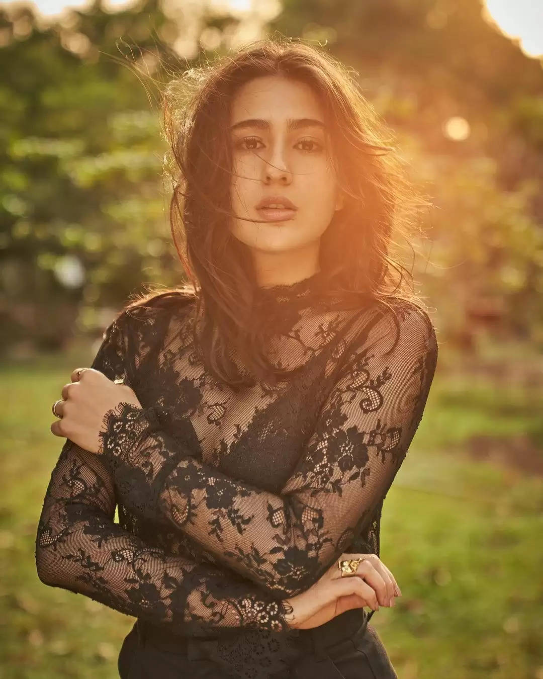 Photos: Sala Ali Khan Looks Good In Black Gown, See Her Hottest Looks In Black