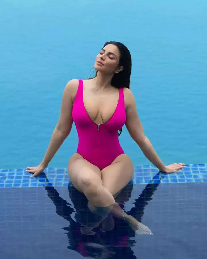 Photos: Shama Sikander Looks Scorching Hot In Bright Pink Bikini, Check Out Diva's Hottest Swimwear Looks