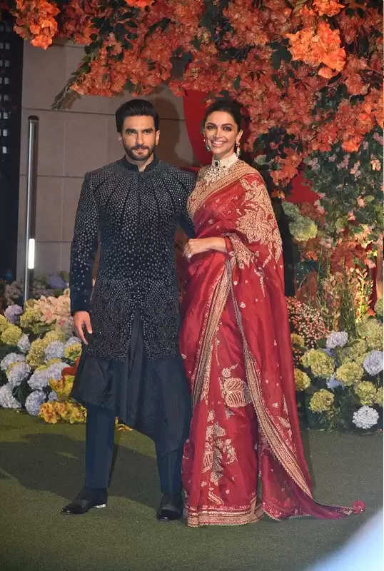 Photos: Deepika Padukone Paint The Town In Red At Anant Ambani's Engagement, See Her Gorgeous Saree Moments