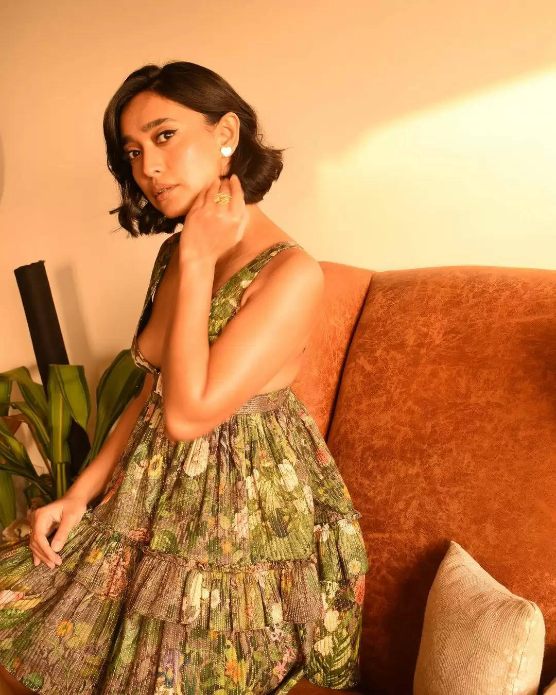 Photos: Sayani Gupta wreaked havoc and flaunts her cleavage in the latest pics, See here..